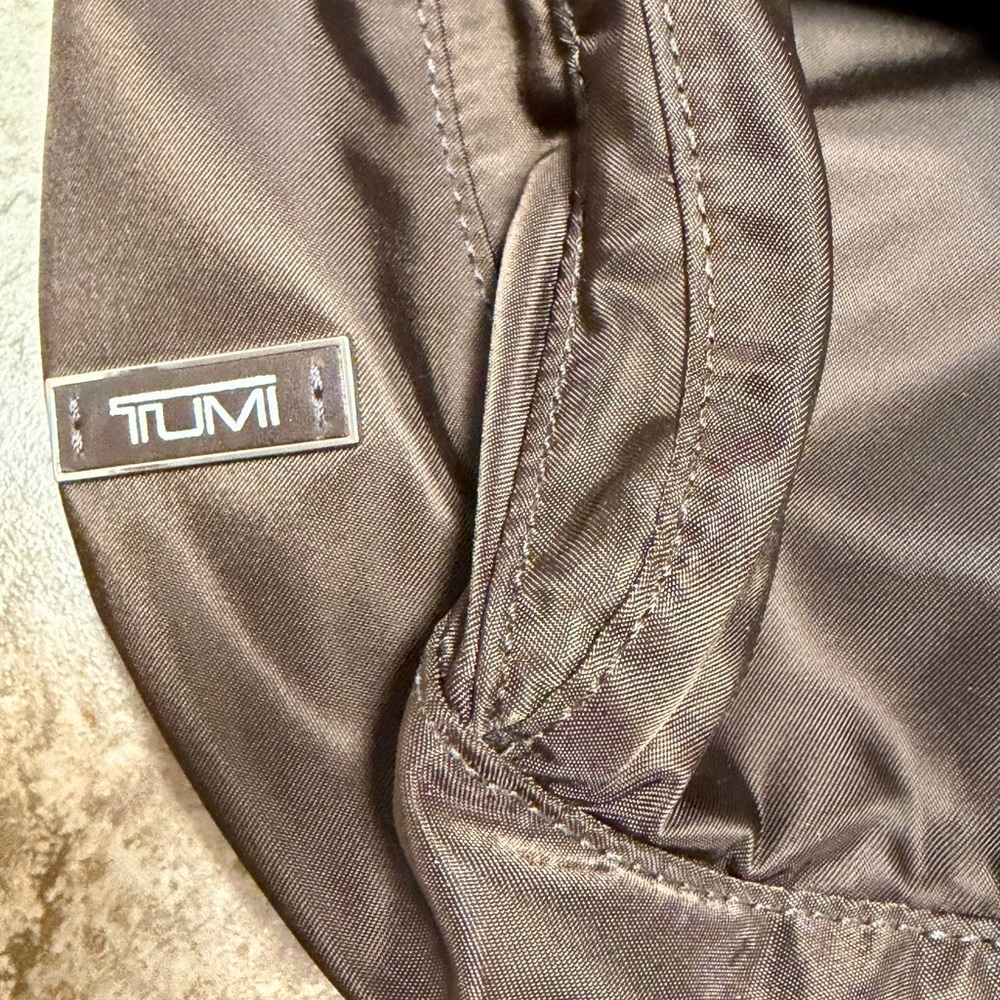 Tumi Voyageur Brown Nylon Crossbody Travel Organizer Bag Adjustable Strap - Picture 2 of 7